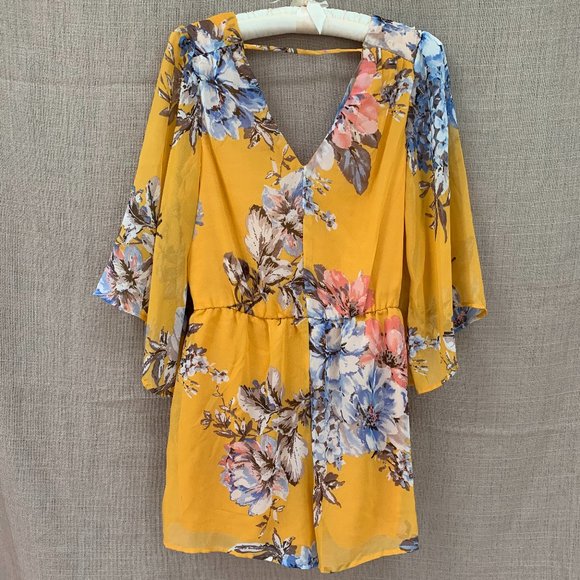 bailey blue Romper with butterfly sleeve - Picture 7 of 11